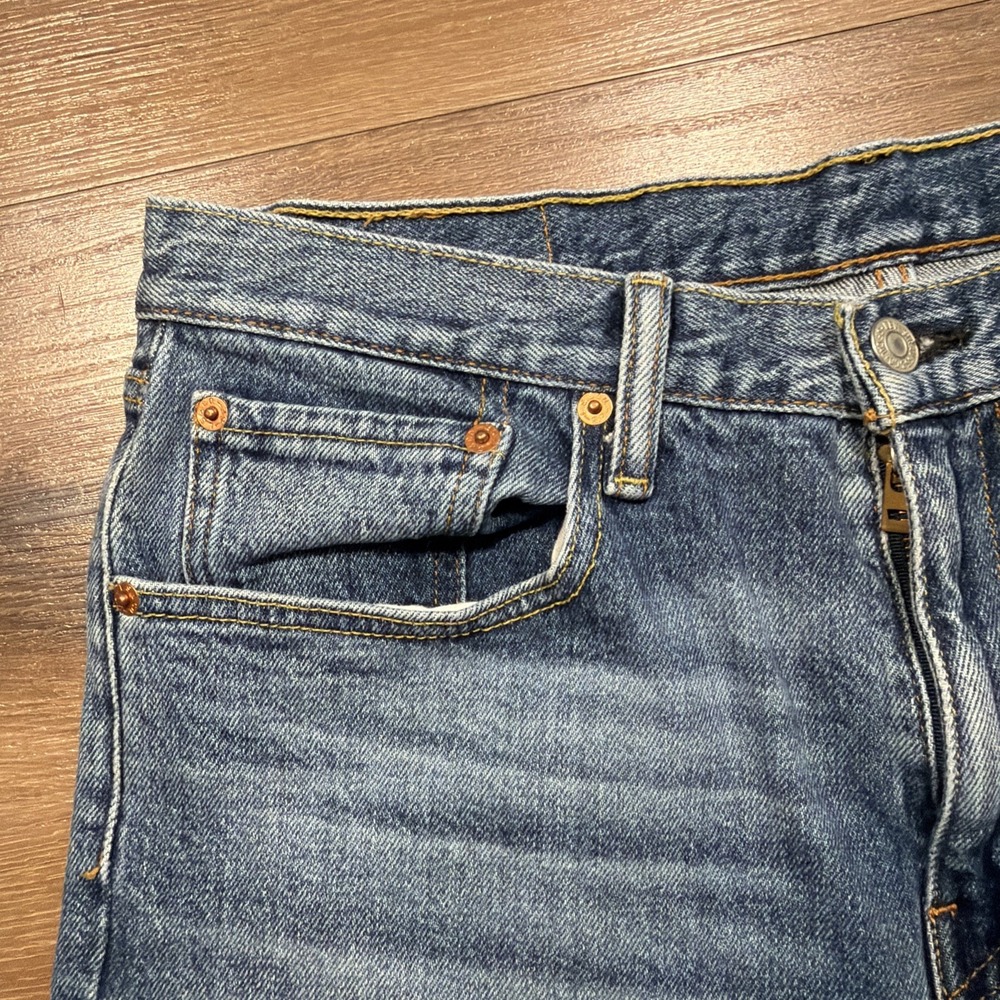 Levi's 502 Jeans Men's 33x30 Blue Taper Fit Stretch Denim Medium Wash - Picture 4 of 11